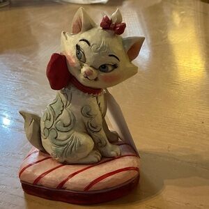 Disney / Jim Shore White and Red Cat Sculpture